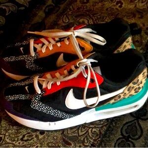 Air max dawn se sneakers size 9